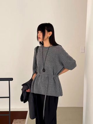 灰色