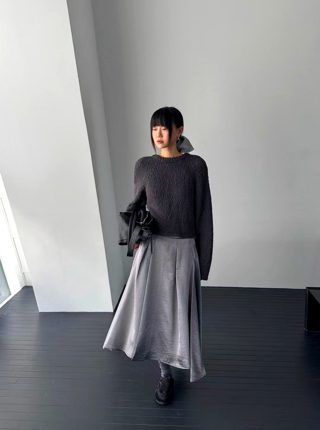 灰色