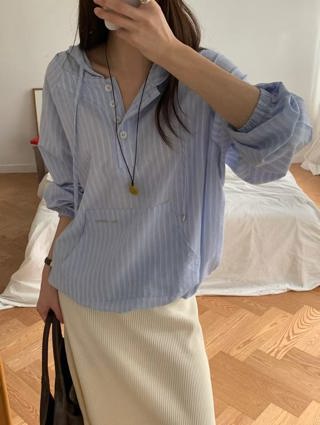 浅蓝色