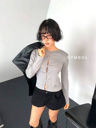 灰色