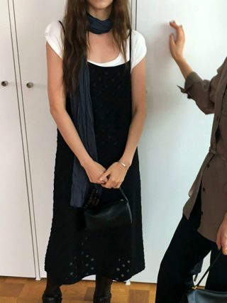 黑色