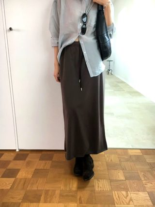 深棕色