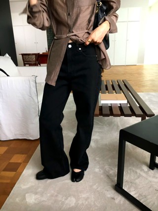 黑色