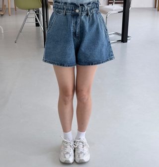 浅蓝色