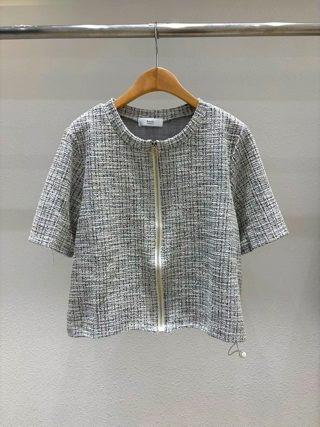 灰色