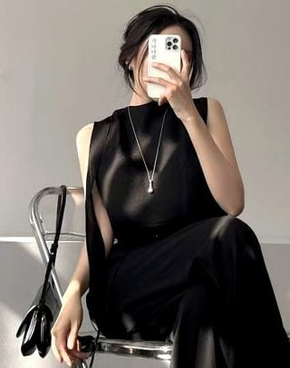 黑色
