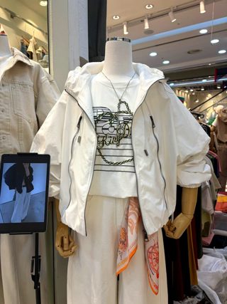 白色