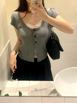 灰色