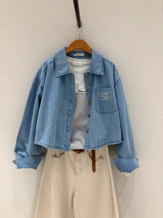 蓝色
