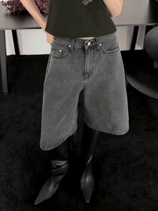 黑色