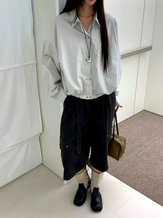 灰色