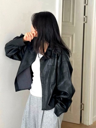 黑色