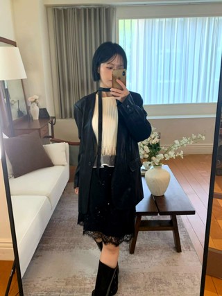 黑色