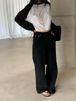 黑色