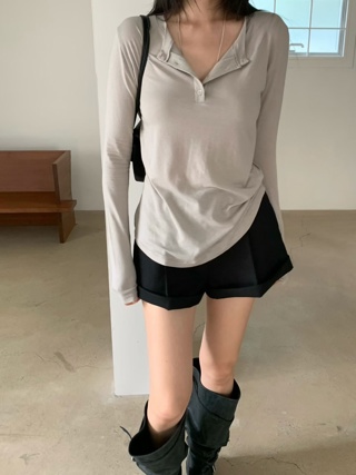 黑色