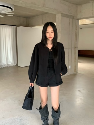 黑色