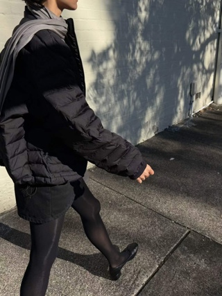 灰色
