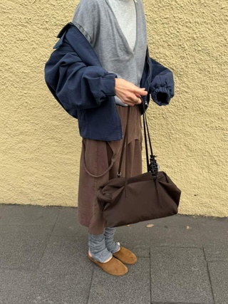 灰色