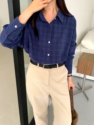 深蓝色