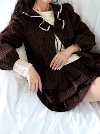 深棕色