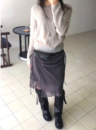 灰色