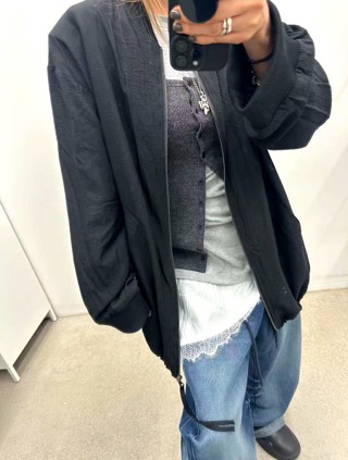 黑色
