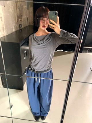 灰色