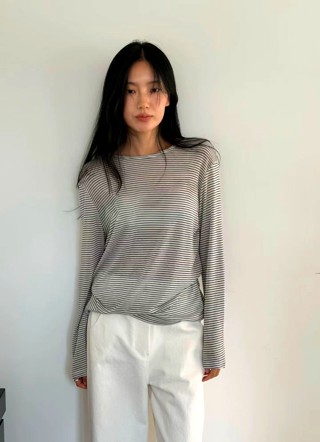 灰色