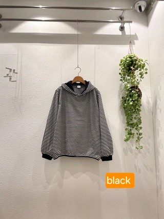深蓝色