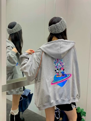 灰色