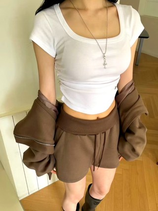 白色