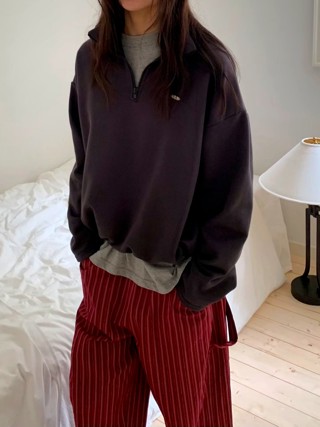 黑色