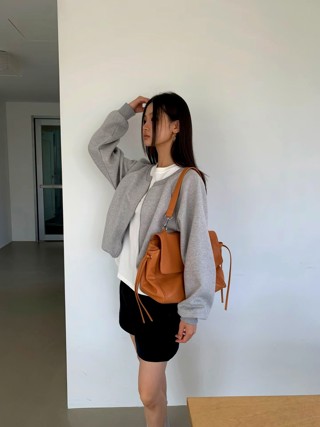 灰色