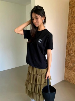 黑色