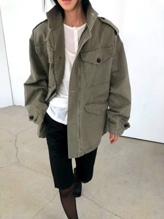 军绿色