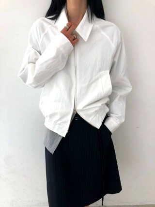 白色