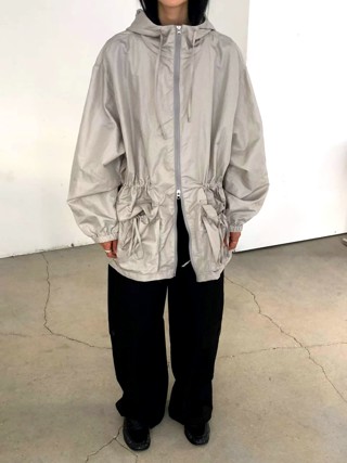 灰色