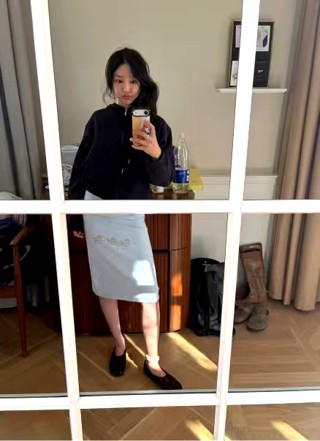 藏青色