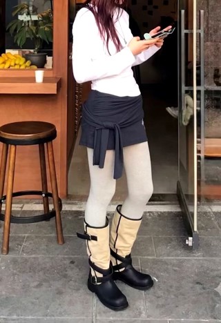 黑色