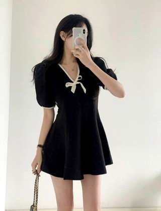 黑色