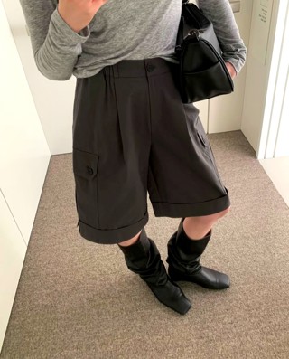 黑色