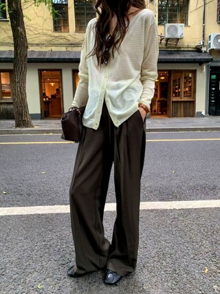 深棕色