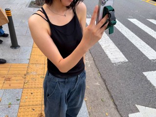 黑色