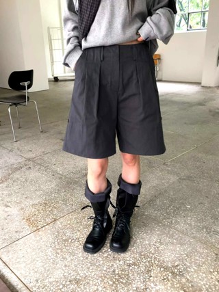 灰色