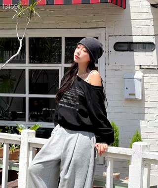 黑色