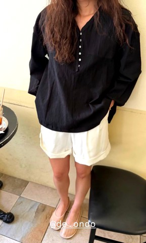 黑色