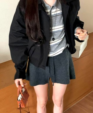 黑色