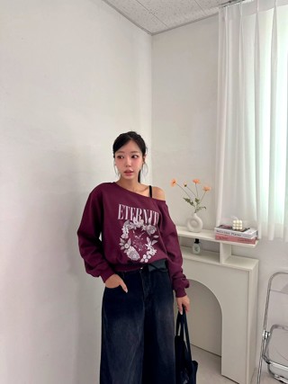酒红色