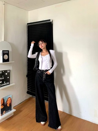 黑色