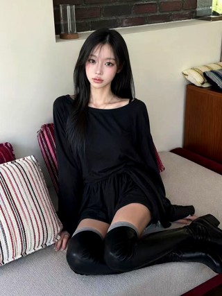黑色